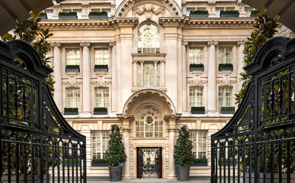 ROSEWOOD LONDON VOTED BEST HOTEL AT THE 2017 GQ FOOD & DRINK AWARDS
