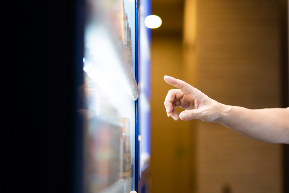 LOLLY LAUNCHES VENDING SOLUTION