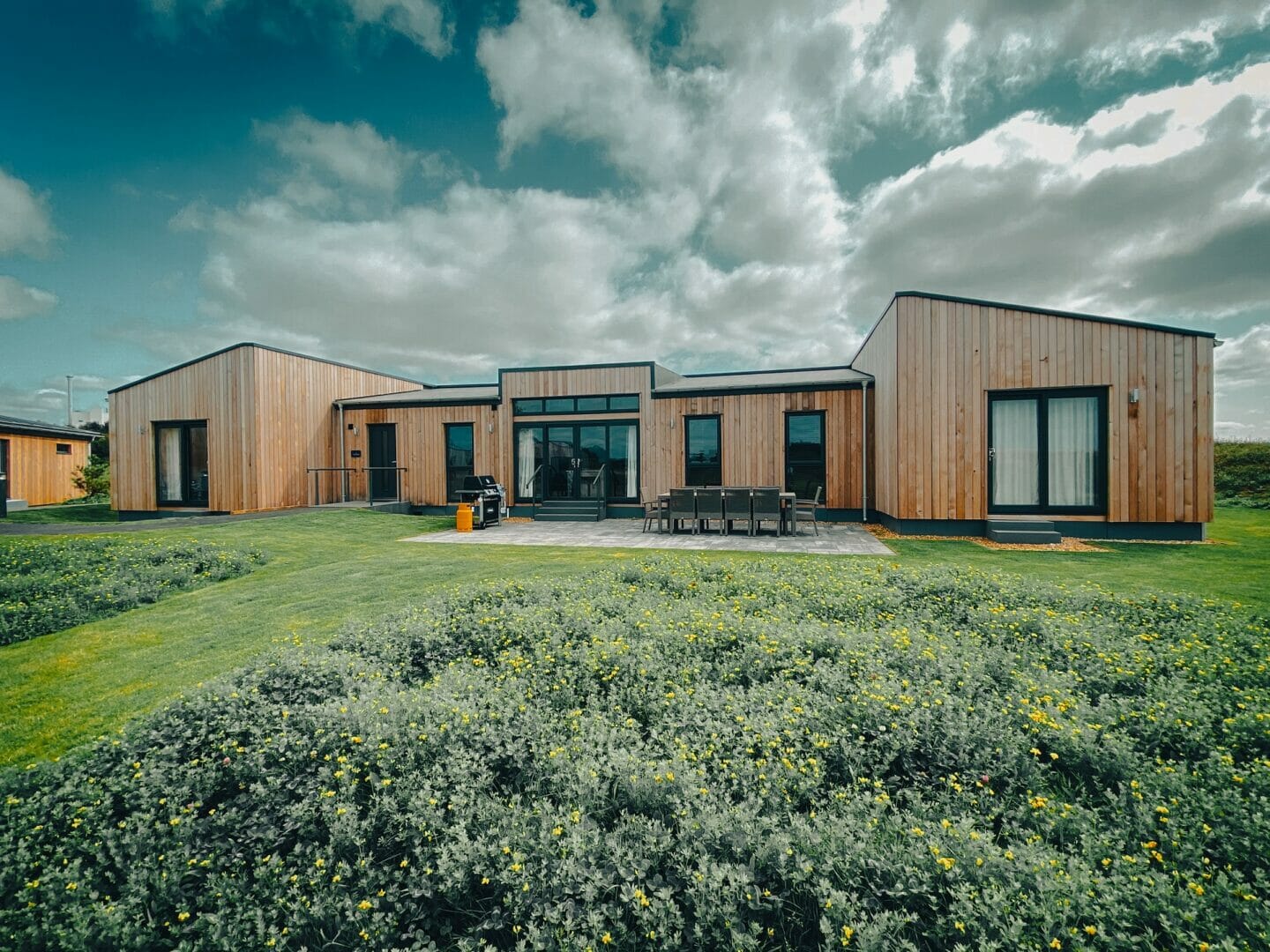 LUXURY LODGES COMPLETE LATEST PHASE OF £25M INVESTMENT AT DUNDONALD LINKS