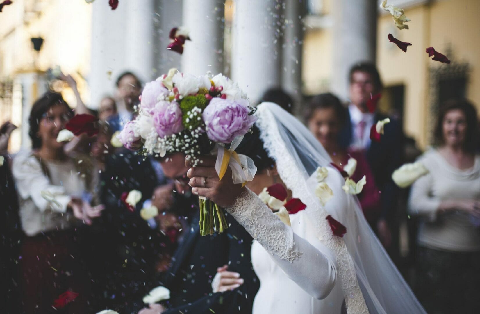 How to Celebrate An Eco-Conscious Wedding  