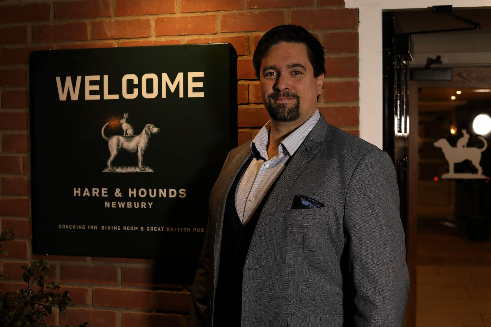 HARE & HOUNDS, NEWBURY CELEBRATES ITS 1st YEAR OF BUSINESS AND APPOINTS NEW GENERAL MANAGER: CHRIS CONNOR