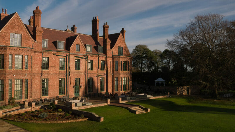 ALDWARK MANOR ESTATE TEES UP FOR GOLF COURSE LAUNCH FOLLOWING A £15M RENOVATION