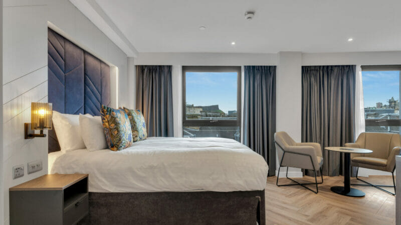 ROOMZZZ APARTHOTELS OFFICIALLY OPENS ITS DOORS IN EDINBURGH WITH JAW DROPPING VIEWS OF THE CAPITAL’S ICONIC SKYLINE 