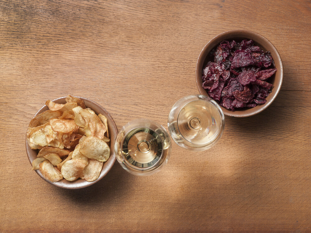 I’m a Sommelier… This is How to Do the Wine and Crisp Pairing TikTok Trend