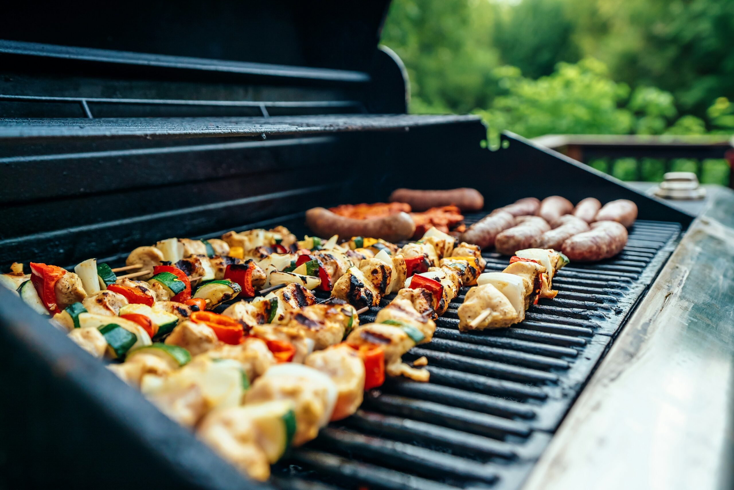 Saying Goodbye to Summer: Hosting the Best BBQ